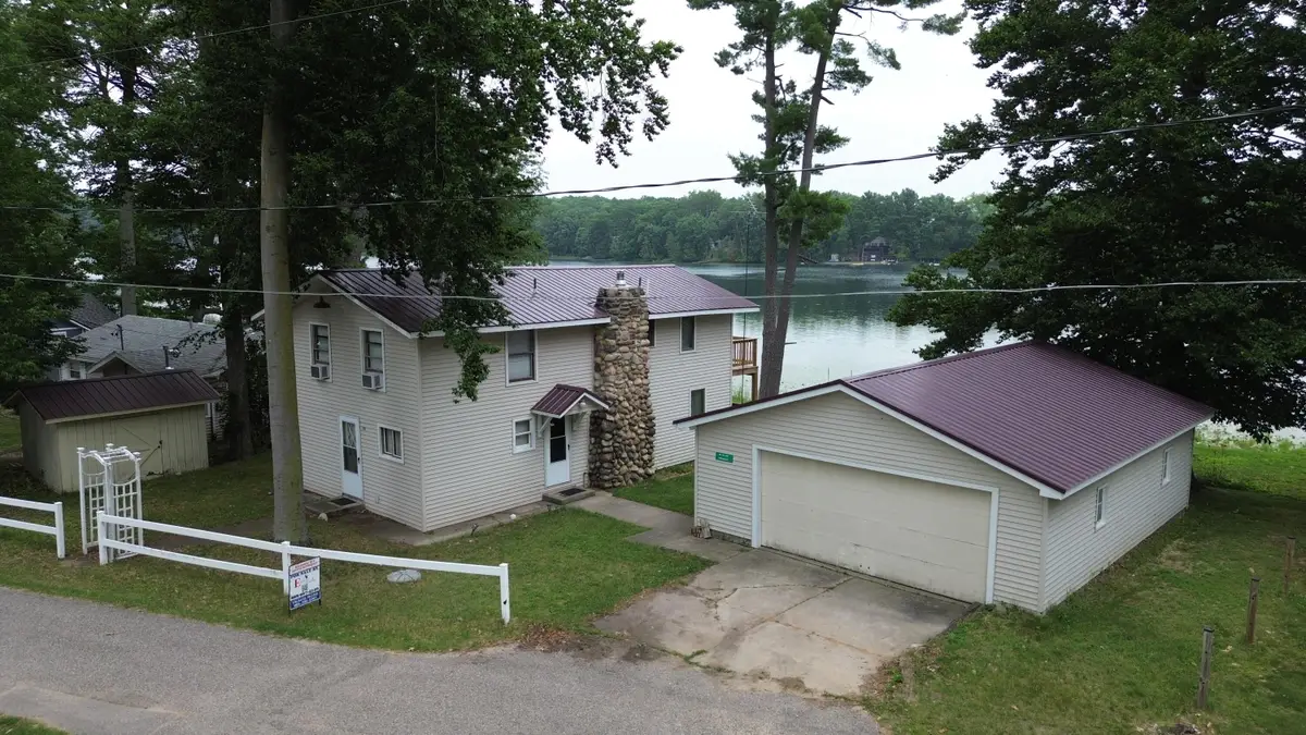 141 S Beechwood Drive Sw, Stanton, MI 48888 - #1