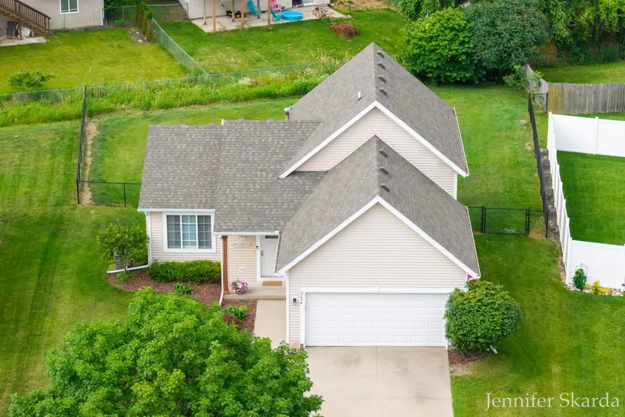 3054 Woodglen Street Nw, Grand Rapids, MI 49504 - #2