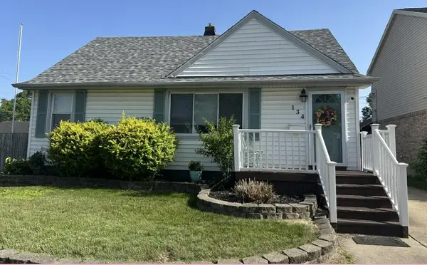 134 E Kalama Avenue, Madison Heights, MI 48071