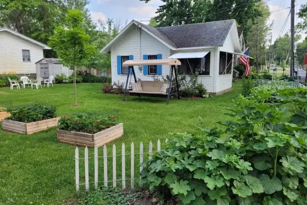 11055 E Indian Lake Drive, Vicksburg, MI 49097