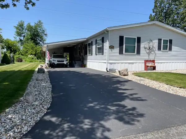 7286 Oak Brook Circle, Portage, MI 49002