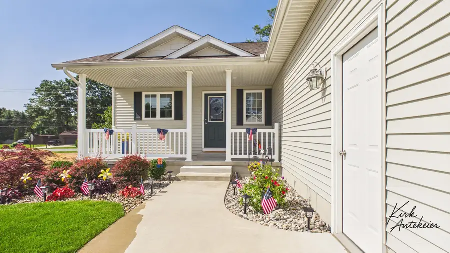 1421 E Addison Way, Muskegon, MI 49445 - #3