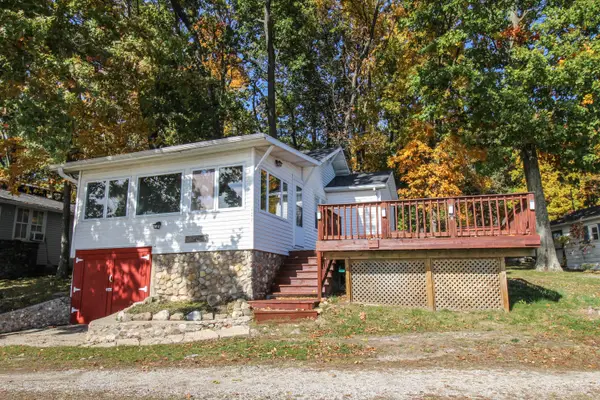 58463 Loop Road, Three Rivers, MI 49093