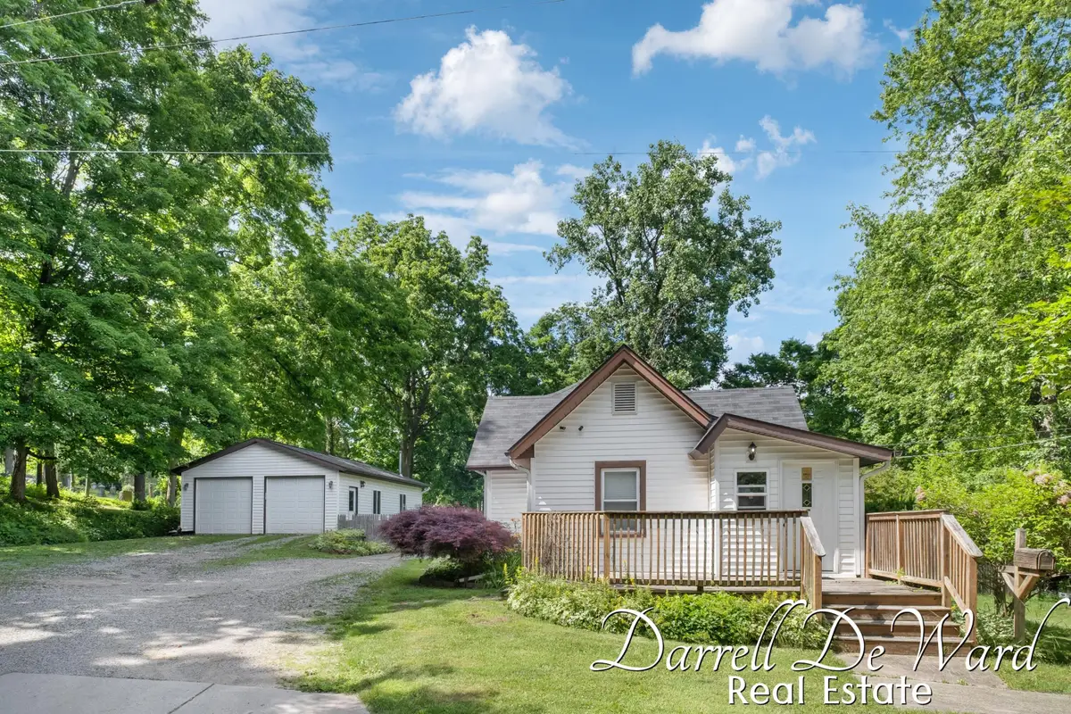 854 W Washington Street, Ionia, MI 48846 - #1