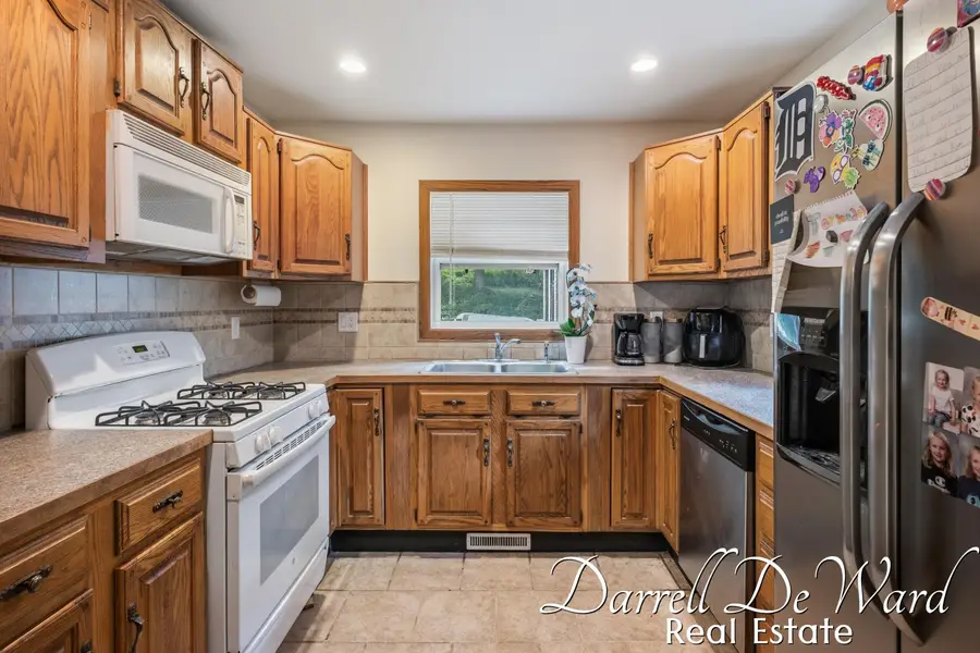 854 W Washington Street, Ionia, MI 48846 - #2
