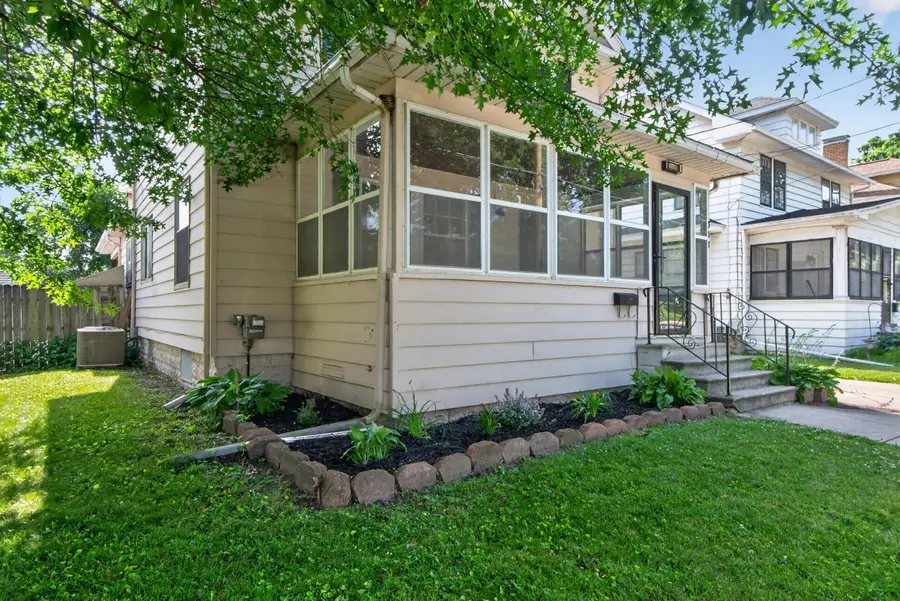 311 Gilbert Street, Jackson, MI 49201 - #3
