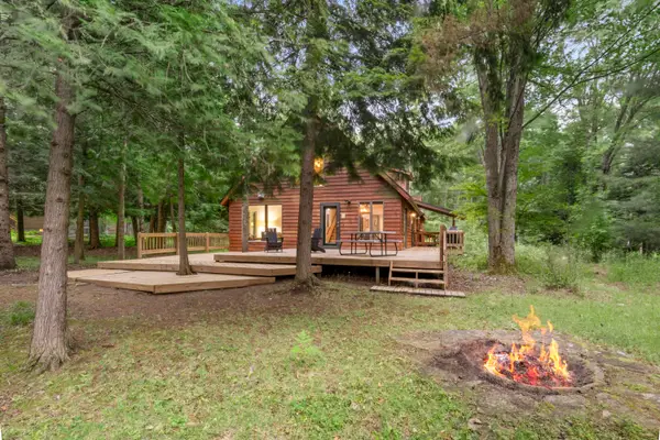 15620 Betsie River Drive, Thompsonville, MI 49683