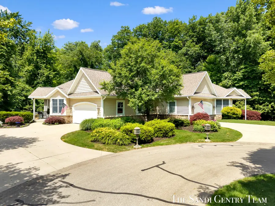 16300 Riverdale Court #38, Spring Lake, MI 49456 - #2
