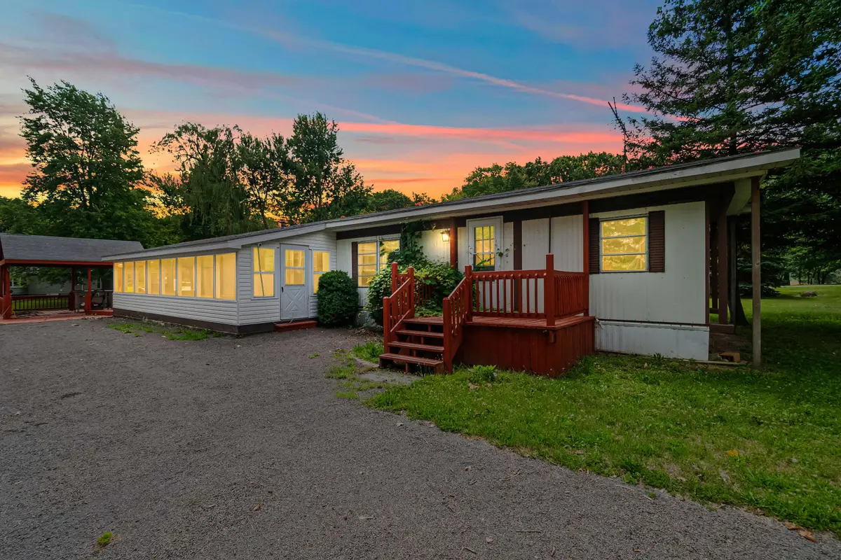 6915 Rowley Drive, Osseo, MI 49266 - #1