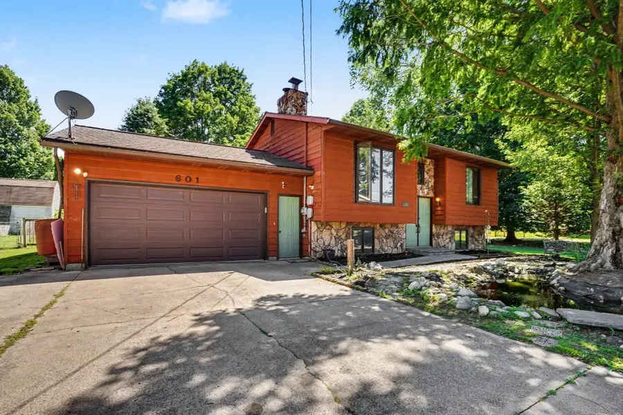 601 W North Street, Paw Paw, MI 49079 - #2