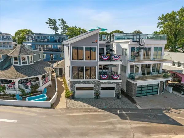 78 Esplanade Place, South Haven, MI 49090