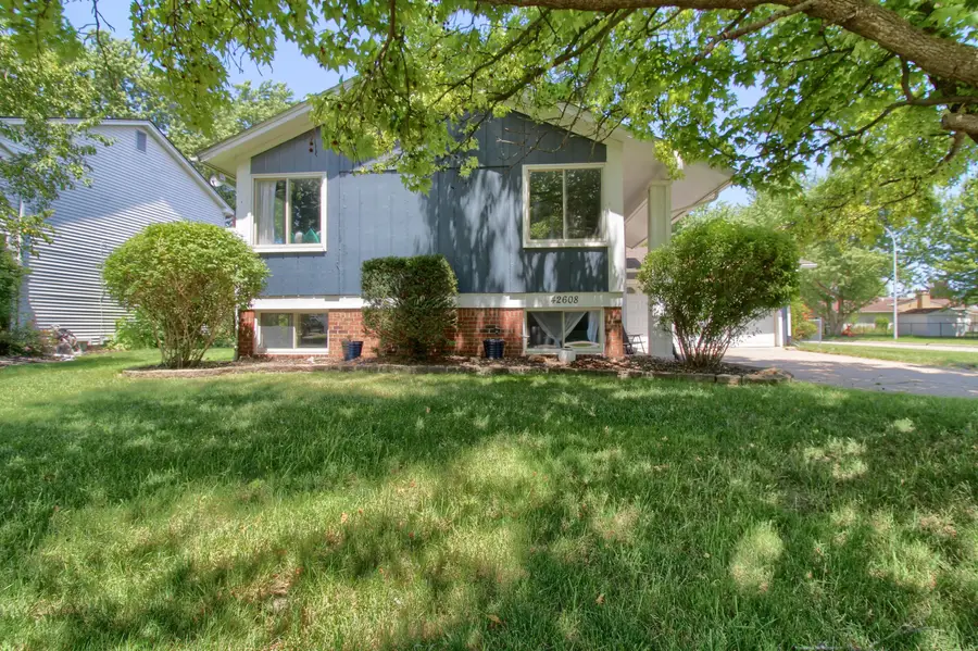 42608 Hanford Road, Canton, MI 48187 - #3