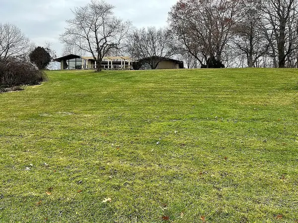 6530 Paw Paw Avenue, Coloma, MI 49038