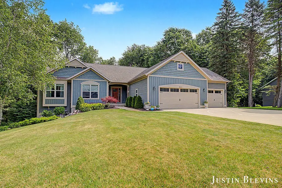 5515 Hagenvale Court Ne, Rockford, MI 49341 - #3