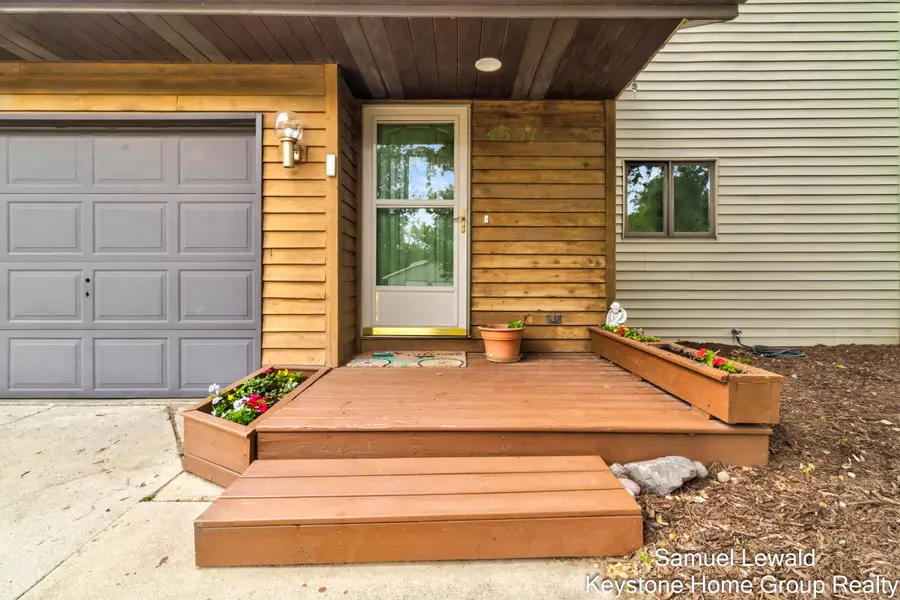 4551 Springmont Drive Se, Grand Rapids, MI 49512 - #2