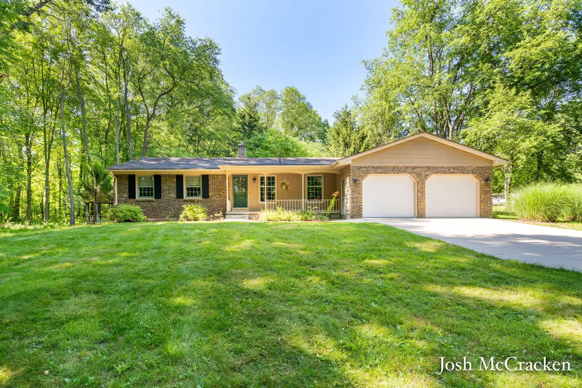 2894 Gulliford Drive Se, Lowell, MI 49331 - #1