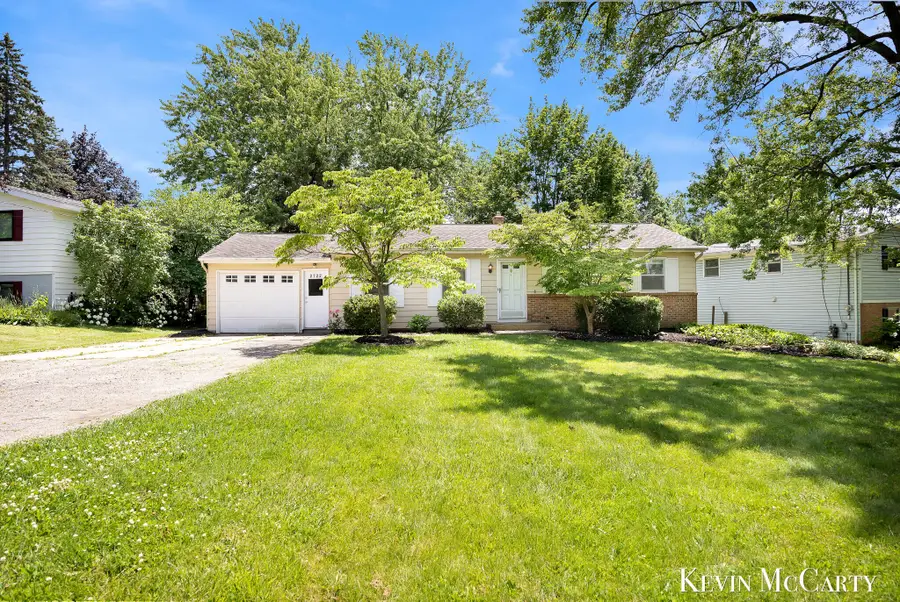 2722 Vassar Drive Se, Grand Rapids, MI 49506 - #2