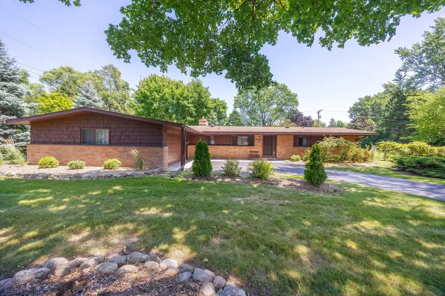 1521 Ledbury Drive, Bloomfield Township, MI 48304 - #2