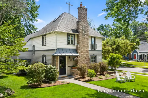 964 Lakeside Drive Se, East Grand Rapids, MI 49506