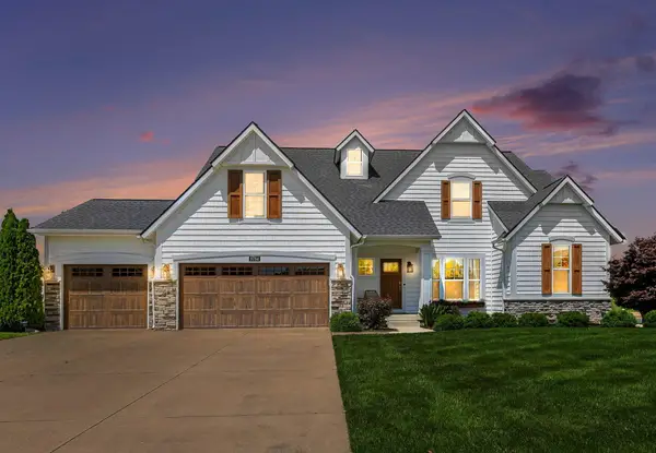 9784 Waterstone Drive Se, Byron Center, MI 49315