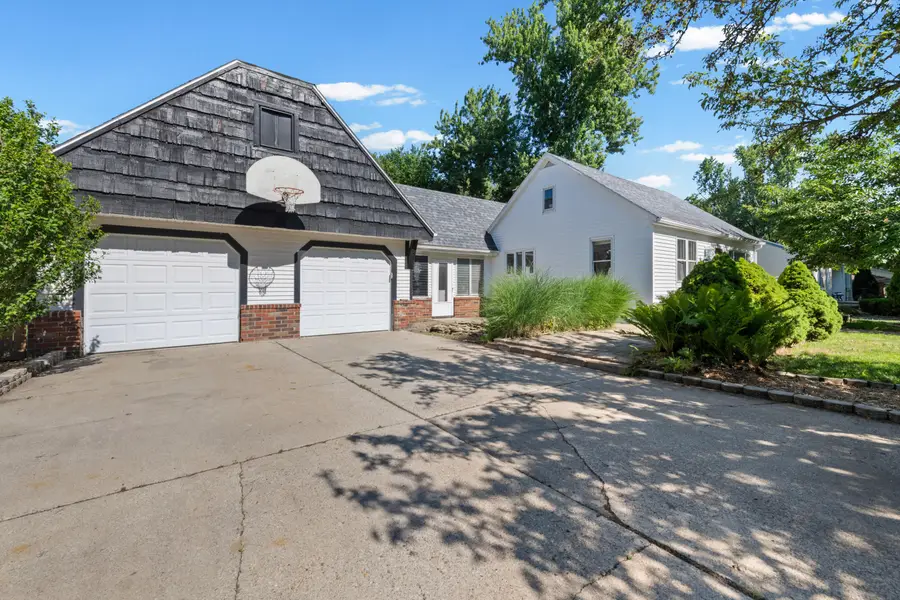20404 Hubbard Street, Livonia, MI 48152 - #3