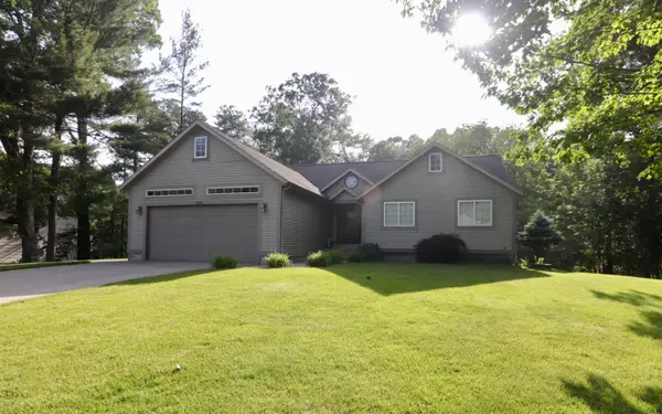 6829 Wintergreen Drive, Fruitport, MI 49415
