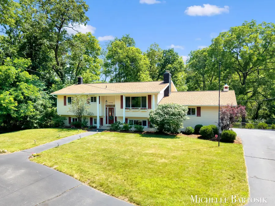 3990 Grand River Drive Ne, Grand Rapids, MI 49525 - #2