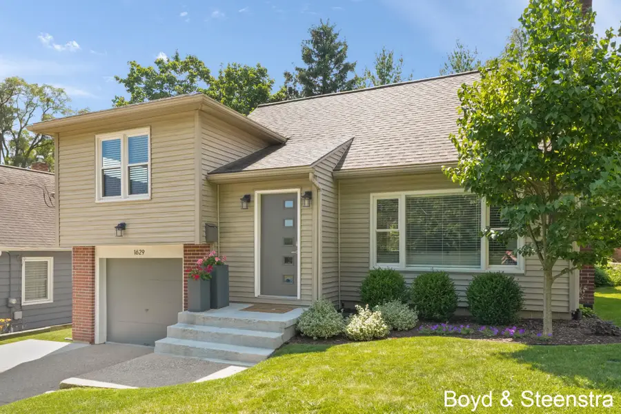 1629 Sylvan Avenue Se, Grand Rapids, MI 49506 - #2