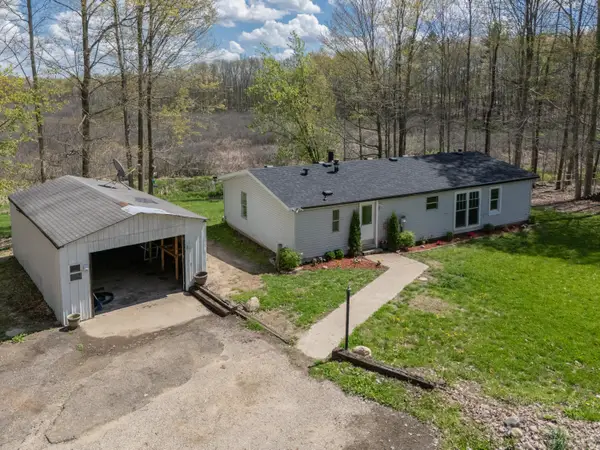 45717 64th Avenue, Paw Paw, MI 49079