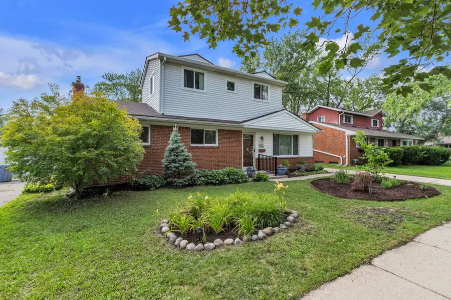 30431 Avon Court, Westland, MI 48185 - #2