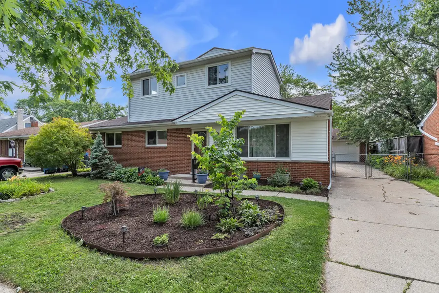 30431 Avon Court, Westland, MI 48185 - #3