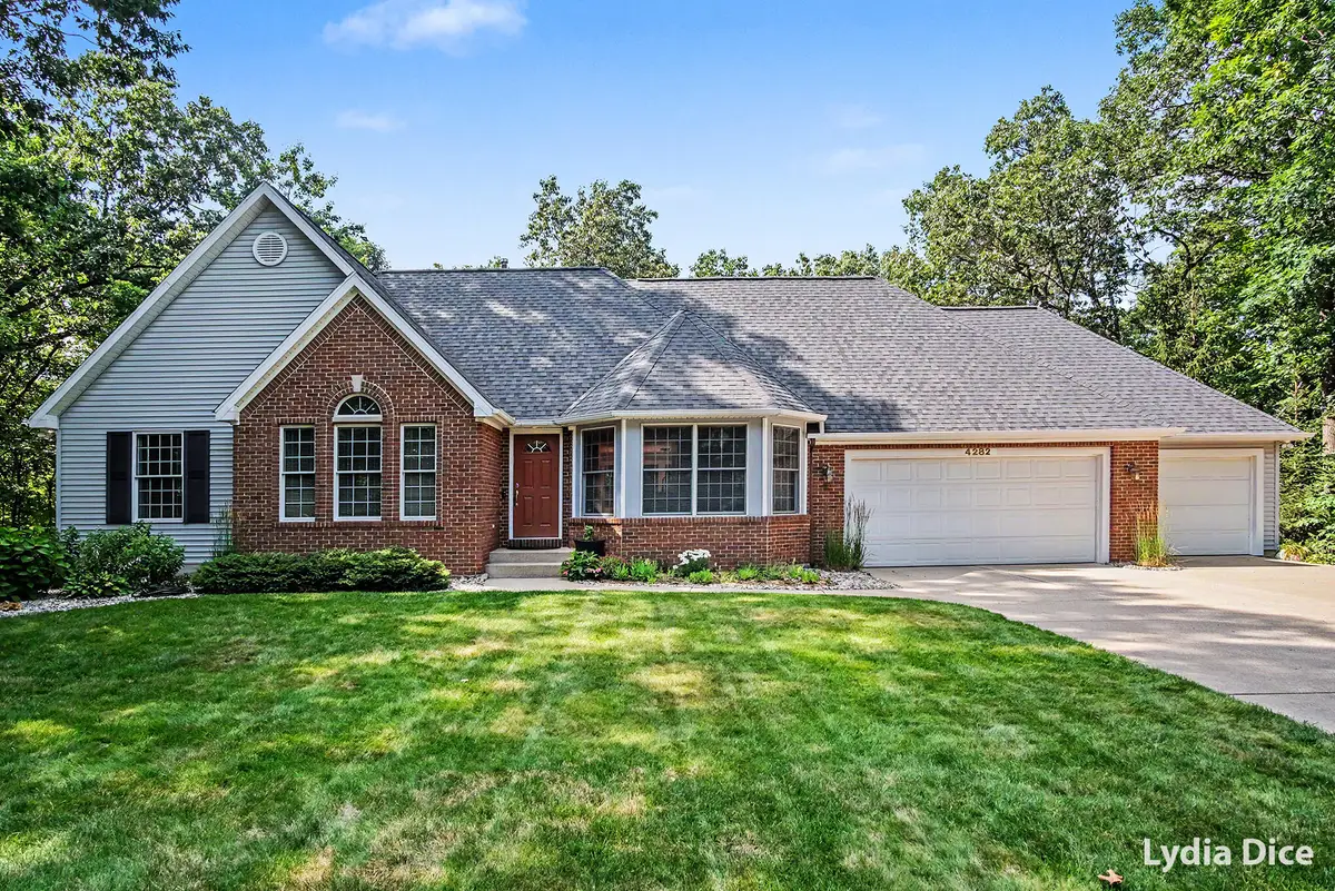 4282 Knapp Valley Court Ne, Grand Rapids, MI 49525 - #1