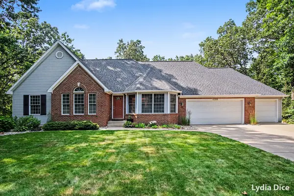 4282 Knapp Valley Court Ne, Grand Rapids, MI 49525
