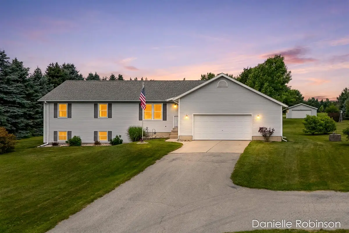 6829 12 Mile Road Ne, Rockford, MI 49341 - #1