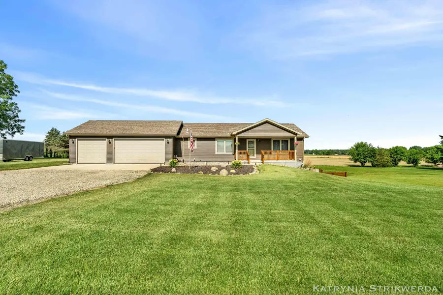 2256 S Cochran Road, Charlotte, MI 48813 - #2