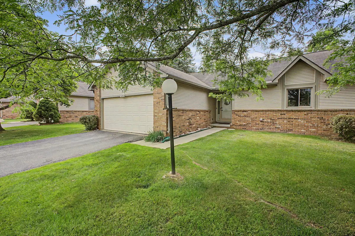 32887 Chapman Circle, Westland, MI 48185 - #1