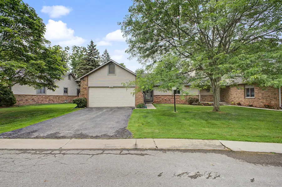 32887 Chapman Circle, Westland, MI 48185 - #2