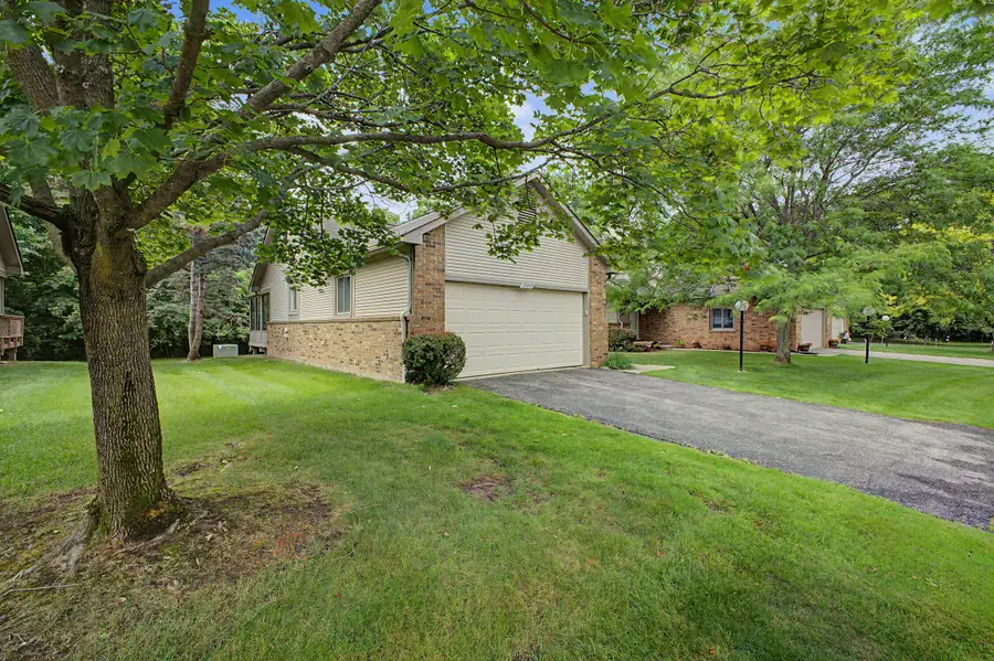 32887 Chapman Circle, Westland, MI 48185 - #3