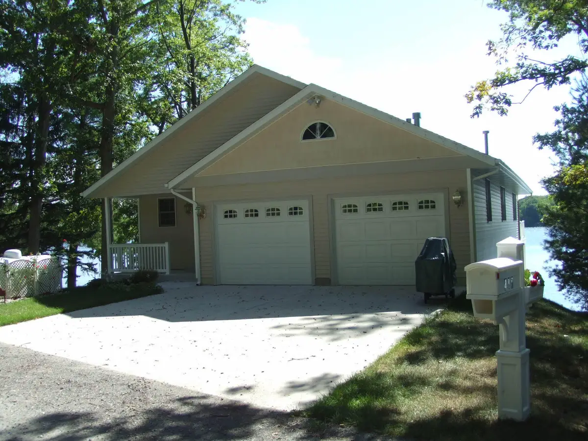 418 W Bassetta Street, Newaygo, MI 49337 - #1