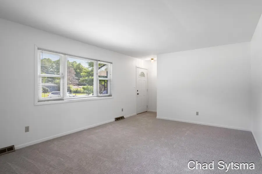 1643 Stonewood Drive Se, Lowell, MI 49331 - #2