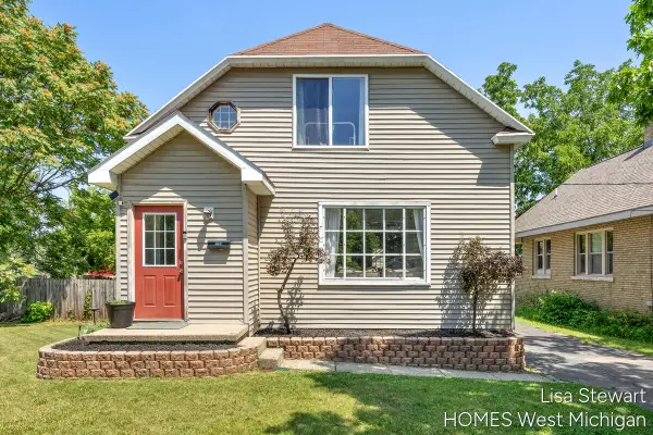 1131 Crescent Street Ne, Grand Rapids, MI 49503