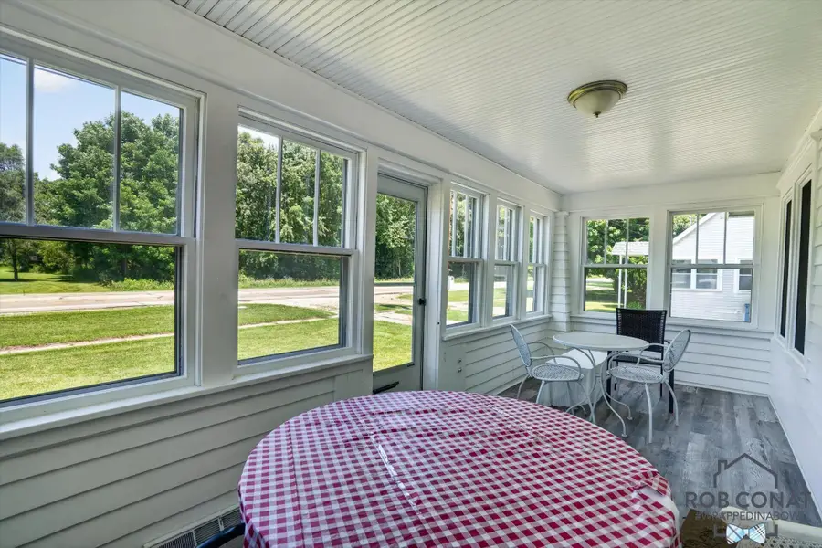 3909 W Michigan Avenue, Battle Creek, MI 49037 - #3