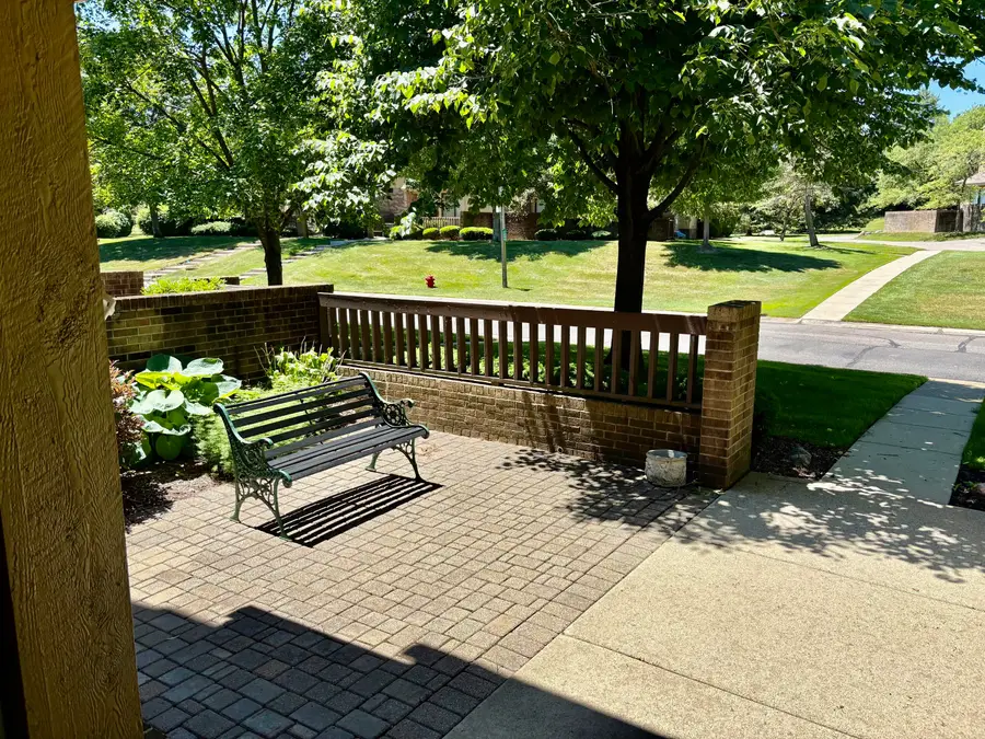 1669 S Hill Boulevard, Bloomfield Hills, MI 48304 - #3