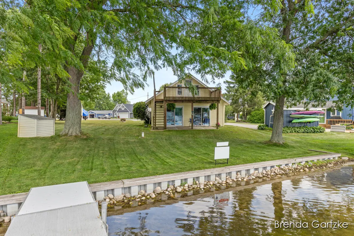 8836 W Suwanee Trail, Howard City, MI 49329 - #1