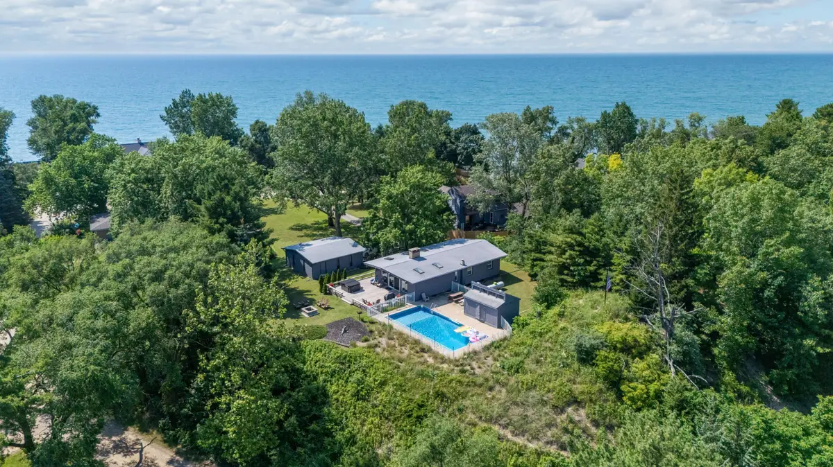 5501 Sunset Path, Stevensville, MI 49127 - #1