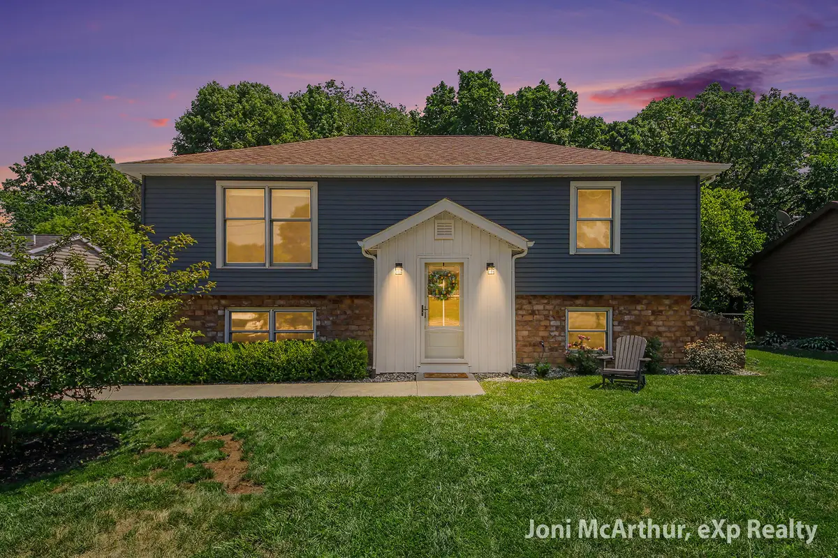 238 Childsdale Avenue Ne, Rockford, MI 49341 - #1