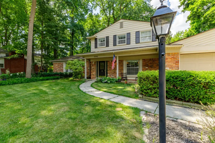 37243 Maple Leaf Court, Clinton Township, MI 48036 - #3