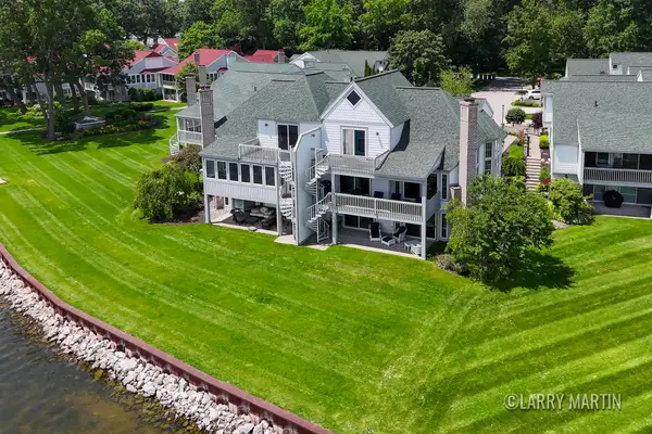 16952 Landing Drive, Spring Lake, MI 49456
