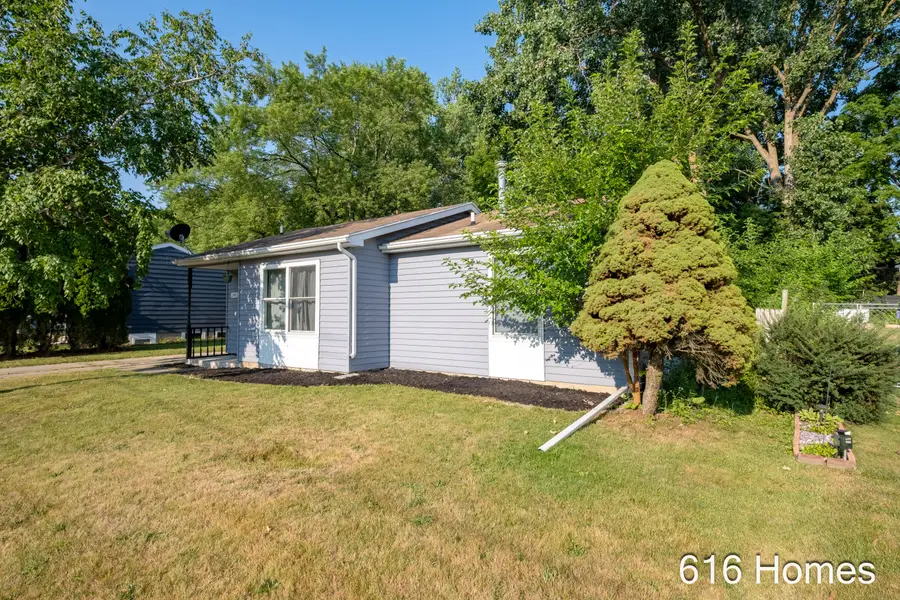 1911 Benjamin Avenue Ne, Grand Rapids, MI 49505 - #2