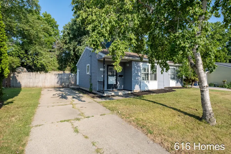 1911 Benjamin Avenue Ne, Grand Rapids, MI 49505 - #3
